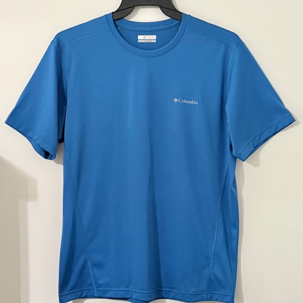 Columbia Sportswear Performance Activewear Short Sleeve T-Shirt — Size Medium